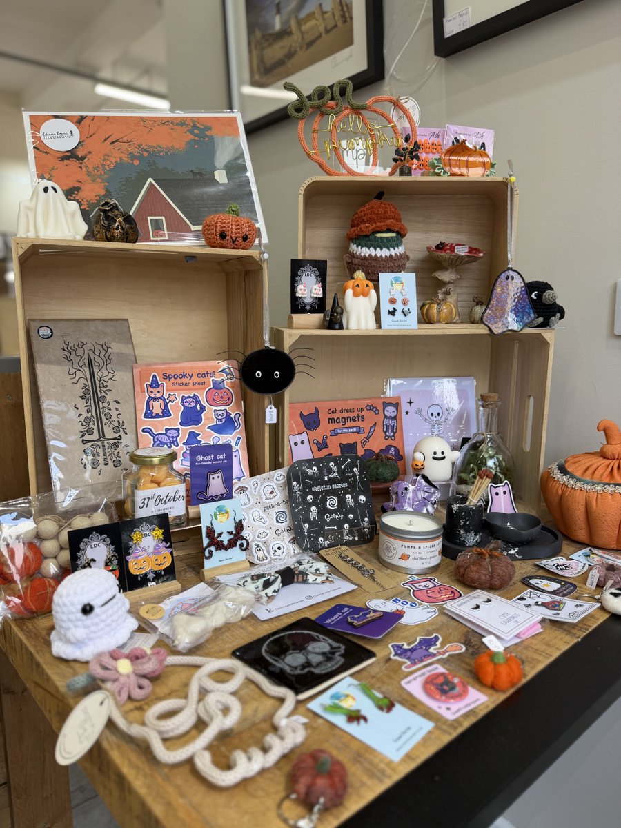 FruitMarketHull's tweet photo. 🍂 Autumn has arrived at Art &amp; Soul! 🍂

Get cosy for the season with so many gorgeous autumnal scents, decorations and plenty more to bring those cosy autumn vibes into your home. 🕯️🍁✨

Pop into Art &amp; Soul on your next visit and have a browse!

#FruitMarket #FruitMarketHull https://t.co/uinoF2zKUs
