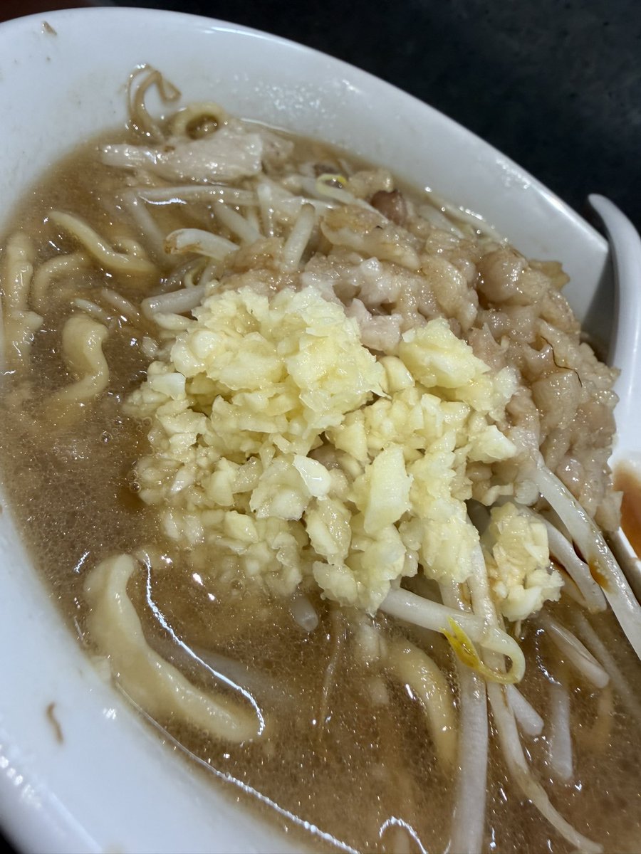 YumekataToyama's tweet photo. 【本日のラーメン】
長いお休みありがとうございました！
夜からまた営業開始です！！

2日間も食べないと
一口目からのインパクトに驚く！
明日のイベントに向けて豚も炊きまくり
スープの旨み激ノリです

ハーフパンツも今日からお渡しできます！
受注生産された方
受け取りお待ちしてます！ https://t.co/azs65YzUoF