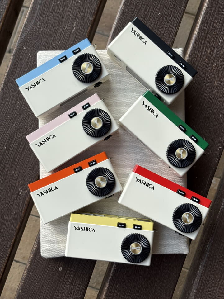 GadgetMitchy's tweet photo. YASHICAの新作デジカメ「Y16」が可愛すぎる…

✅この見た目なのにデジカメ
✅7種類のカラーバリエーション
✅充電端子がUSB-Cで便利
✅アイセンサー付きの光学ファインダー搭載
✅最大4K22fpsでの動画撮影が可能
✅最大256GBのmicroSDメモリーカードに対応
✅価格119ドル(約18,000円)

速く日本でも発売して欲しい😢

出典: https://t.co/8vgJQfCrqp
