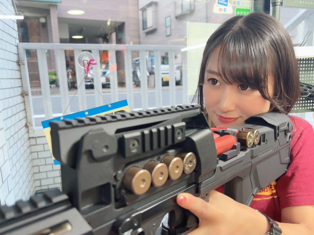 BossGerira's tweet photo. BURST-HEADでは、『SI-90』用オリジナルハンドガード（LED無し）バージョンを販売します。純正のハンドガードと交換すれば軽量化が出来ます。
14,800円（税込）アウターバレル5,800円（税込）トップレール5,800（税込）です。近日、BURST-HEADのBASEで発売予定。よろしくお願い致します😊 https://t.co/mExelk0Na7