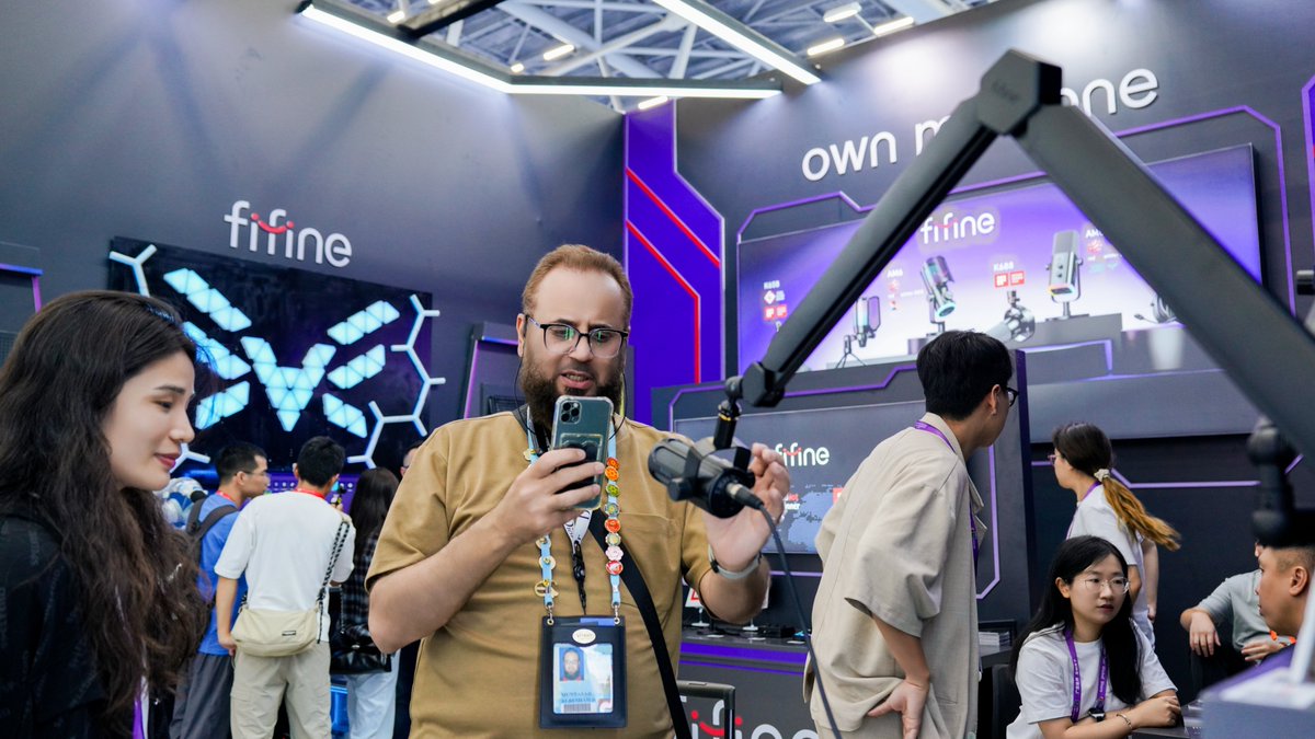 fifineglobal's tweet photo. 🌍 A world of sound, all in one place.

At the 140th China Import and Export Fair, visitors are exploring fifine products firsthand.

Every connection brings new ideas and takes fifine further around the world🎧

#fifine #CantonFair https://t.co/dHZxdApRdM