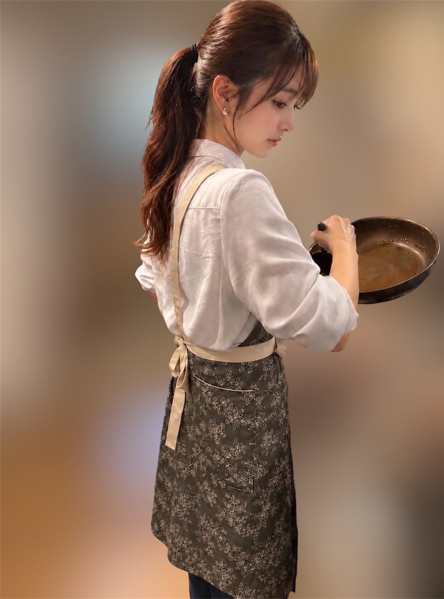 devabhaktun's tweet photo. 料理中の妻ばれないように隠し撮り🥰 https://t.co/gYLbv8xpzV