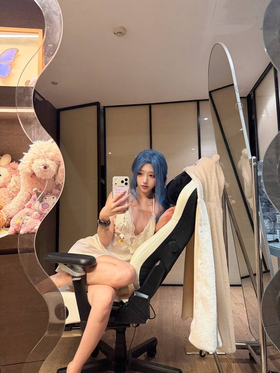 MansonLam1's tweet photo. 发色看腻了有谁推荐

一下有啥好看的发色吗？

流言666，我秒发🦀️🦀️ https://t.co/0Nv3tVx1rQ