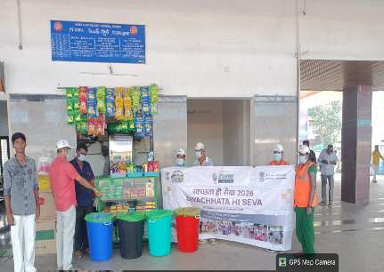SCoRAILWAYVSKP's tweet photo. Clean Habits, Green Future
A clean railway is a reflection of a responsible society! 🌱
Say NO to littering, YES to responsible waste disposal. Together, let’s make cleanliness a habit and sustainability our commitment.
#CleanRailways #GreenIndia #SwachhataMeinSahbhag #ViksitBharat #IndianRailways @DRMVSKPSCoR @drmvijayawada @drmgnt @drmgtl