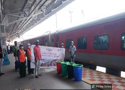 SCoRAILWAYVSKP's tweet photo. Clean Habits, Green Future
A clean railway is a reflection of a responsible society! 🌱
Say NO to littering, YES to responsible waste disposal. Together, let’s make cleanliness a habit and sustainability our commitment.
#CleanRailways #GreenIndia #SwachhataMeinSahbhag #ViksitBharat #IndianRailways @DRMVSKPSCoR @drmvijayawada @drmgnt @drmgtl