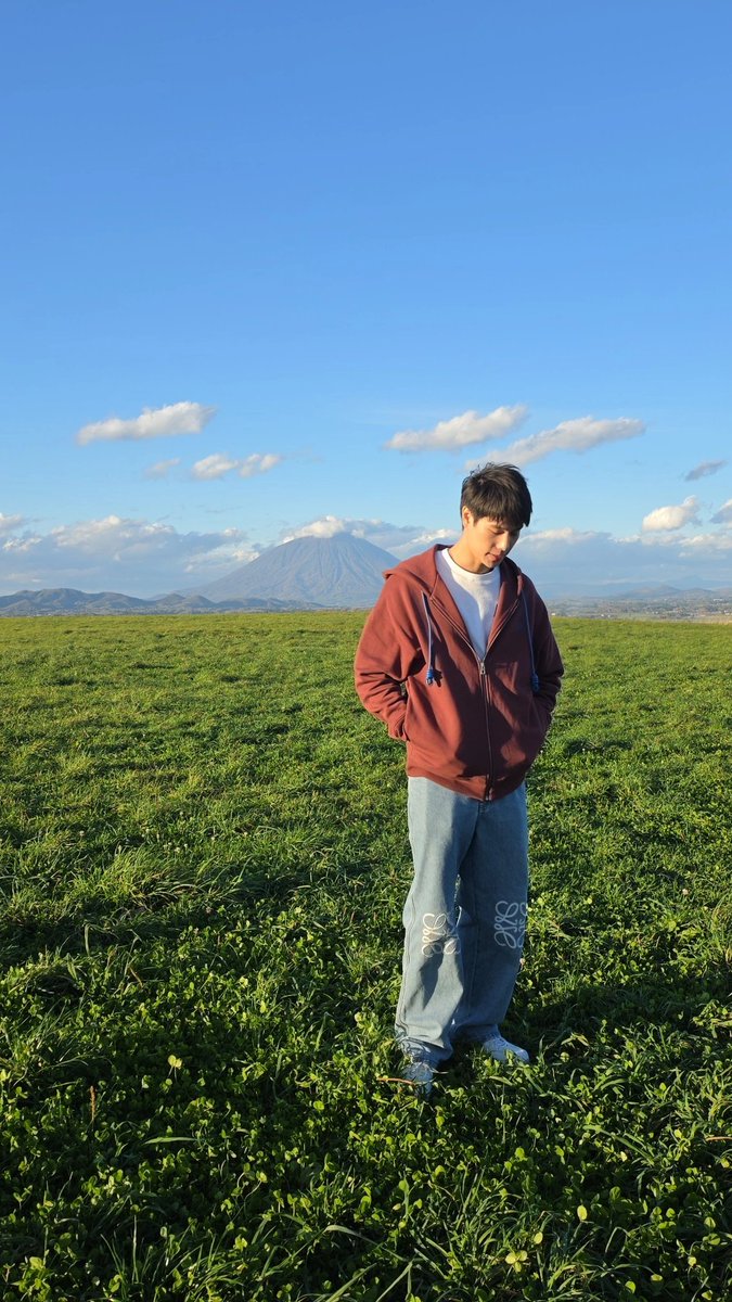 _syl_3's tweet photo. My POV

The last time Pond was spotted was on the 13th, when he was with J and F. The photo posted on the 14th was also taken on the 13th. Phu was supposed to leave on the 14th, but nobody saw him until the 15th. There were no videos of his++

#ปอนด์ภูวินทร์ #PondPhuwin https://t.co/CTbPpi6BP4
