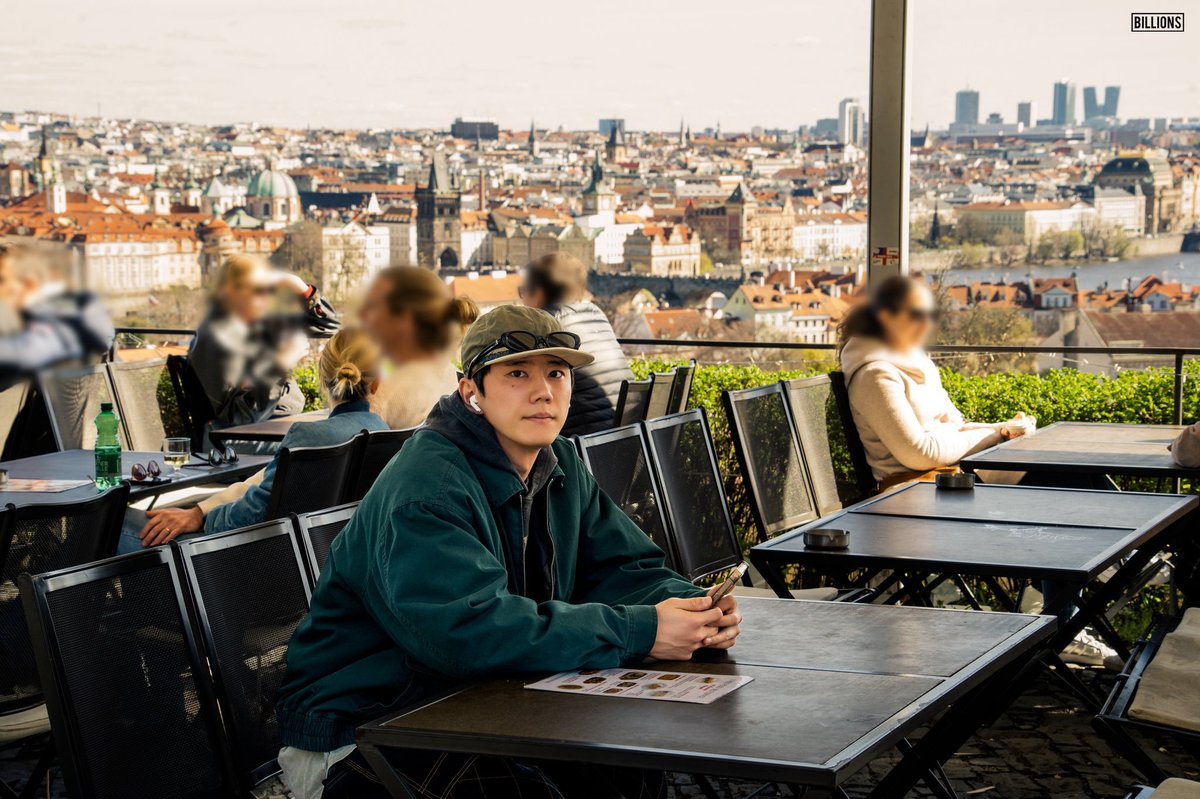 yiragoo's tweet photo. Makasih foto2 strolling di praha juga diupdate 🥺 https://t.co/jCck5XD0B3