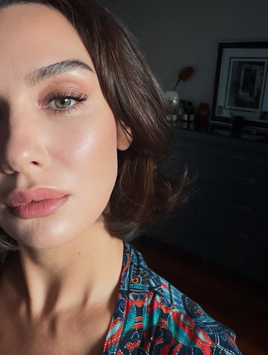 EgleKaja's tweet photo. La bellezza 😍🧿
Dal suo nuovo post che racconta il suo ritorno alla vita frenetica di Instabul 🤩
#BirceAkalay 🌸 https://t.co/bspbBAIoYI