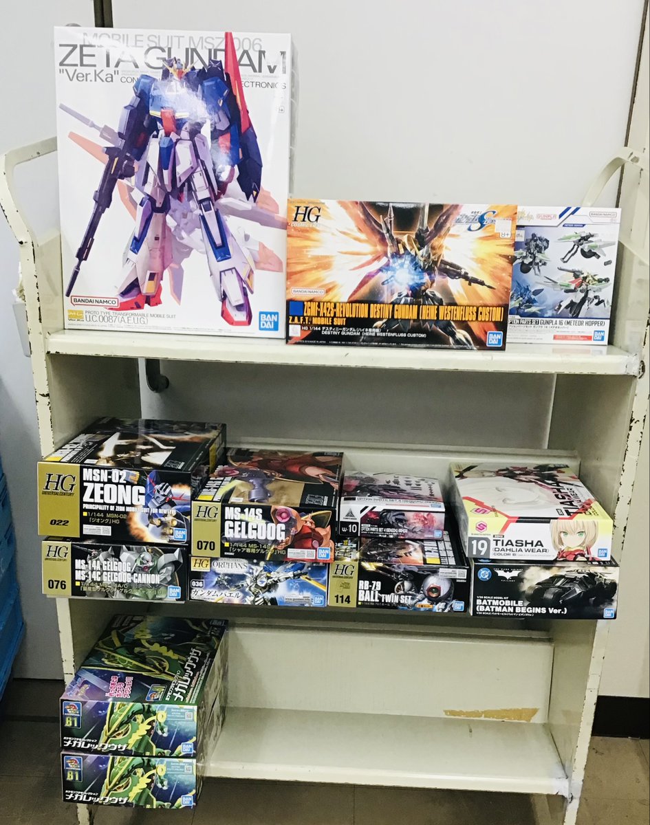 sanyodoshidami's tweet photo. ＼好評発売中🤖／
本日プラモデルの再入荷がありました‼️

HGジオング等のプラモが再び店頭に並びます🛠️
ご来店お待ちしております✨

※入荷の問い合わせ、 ご予約取置き等は承っておりません。
商品品切れの際はご容赦下さい。
#三洋堂 #志段味 #プラモ #ガンプラ https://t.co/P6zUA8Ubjt