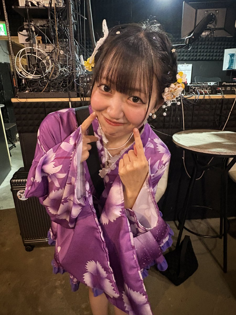 SK10768785's tweet photo. 10/11 buzz Rstudio
LUVYA SENDAI Presents
エンタメSHOW!! Vol.4
～みんなで祝おう！わーちゃん＆りほちゃんHAPPY BIRTHDAY!～
一日なっちゃんとたくさん話せて、たくさん過ごせて本当にめっちゃ楽しかったです(*´꒳`*)🧡🧡
#仙台flavor 
#伊達夏海 
@nattyan_da
#buzzRstudio https://t.co/yiILngpUvA