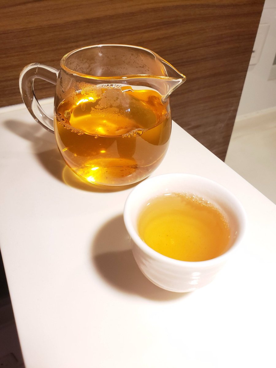xtongsamei's tweet photo. Loving trying these teas one by one and comparing the notes each sitting. 🍵
This Ancient Tree #Puerh is by far the earthiest tea I’ve ever tasted. 

You can feel the history and the depth of those old roots — https://t.co/GLVohK1foa