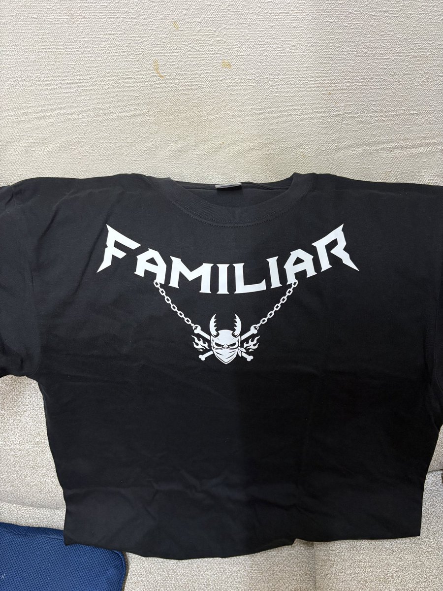HTG096522879720's tweet photo. Tシャツゲッチュ
これでfamiliarキッズ名乗っても良いですか？ https://t.co/5Obpb5DeZP