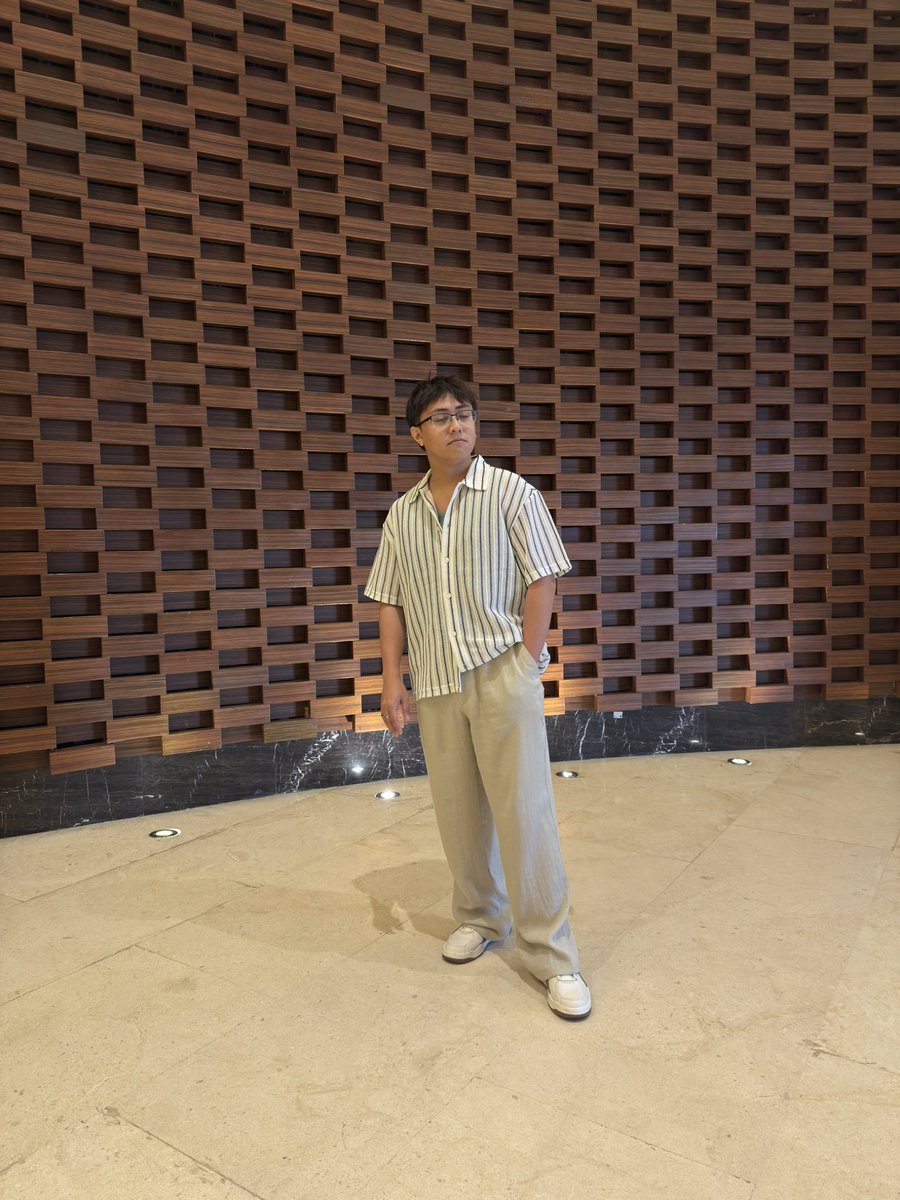 randompharts's tweet photo. depressed but never underdressed https://t.co/dBn8MPMy0N