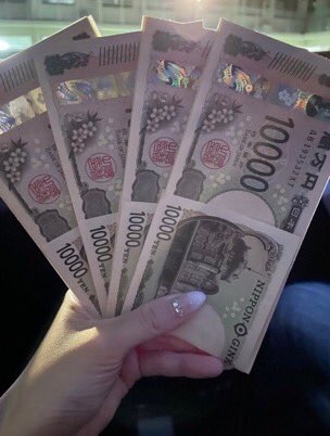 Chizuru224161's tweet photo. 背中を押してくれる存在、必要じゃないかな

お姉さんがパトロンになってあげようか

チャンスは待ってても来ないからね🚀🚀 https://t.co/oKpBb75TM5