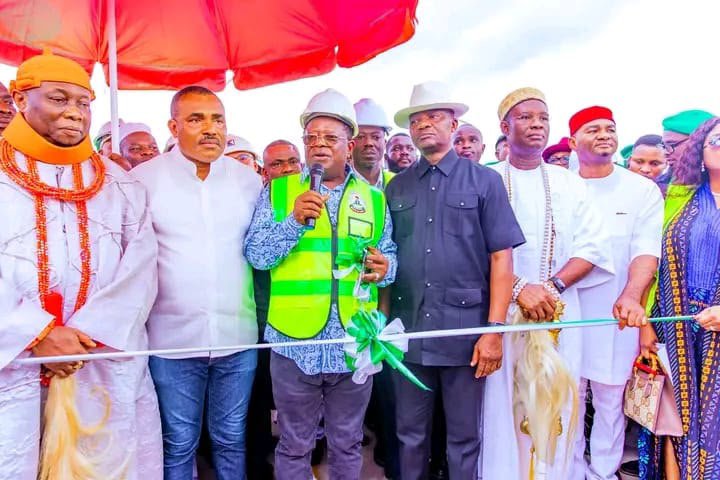 ikennadona's tweet photo. Photo highlights from the reopening of the First Niger Bridge following rehabilitation works by the Federal Government under the leadership of President Bola Ahmed Tinubu, with the Honourable Minister of Works, Senator David Umahi, leading the intervention.

#FirstNigerBridge https://t.co/NMEgRhRLBf