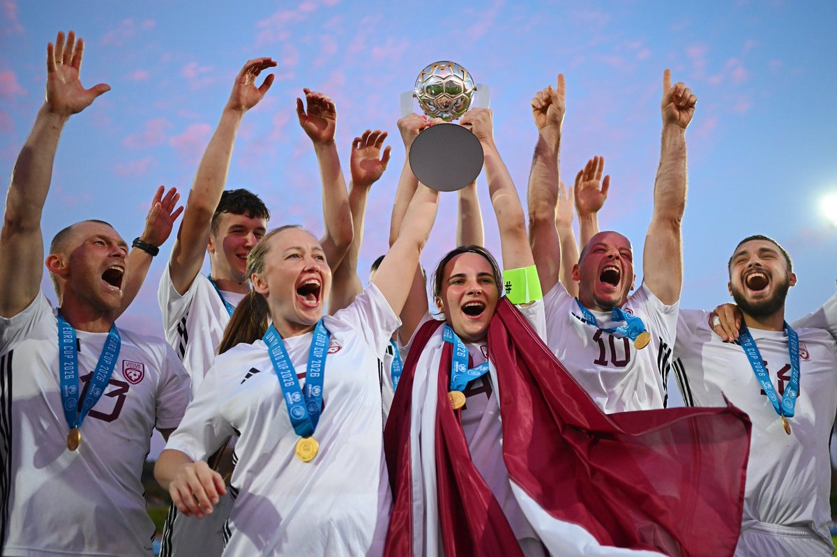 FIGC's tweet photo. 𝑰𝑵𝑫𝑬𝑺𝑪𝑹𝑰𝑽𝑰𝑩𝑰𝑳𝑬 💙🫂

È stato un onore e un privilegio poter ospitare a Coverciano la quinta edizione della #UnityEUROCup 👋🏻

➡️ https://t.co/Een3OPn5mR 

#FIGC #UEFA #UNHCRItaly #refugees https://t.co/RKqBCT1Qnd