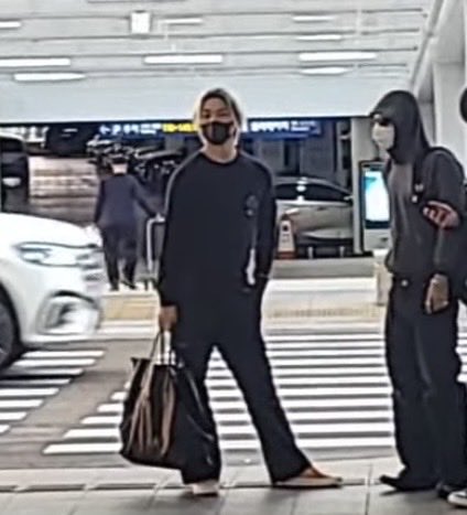 GdbD818's tweet photo. 강대성 서있는 포즈뭐야? ㅈㄴ요염해ㅋㅋㅋㅋㅋㅋㅋㅋㅋㅋㅋㅋㅋㅋㅋㅋ https://t.co/wBZuM7l8EO