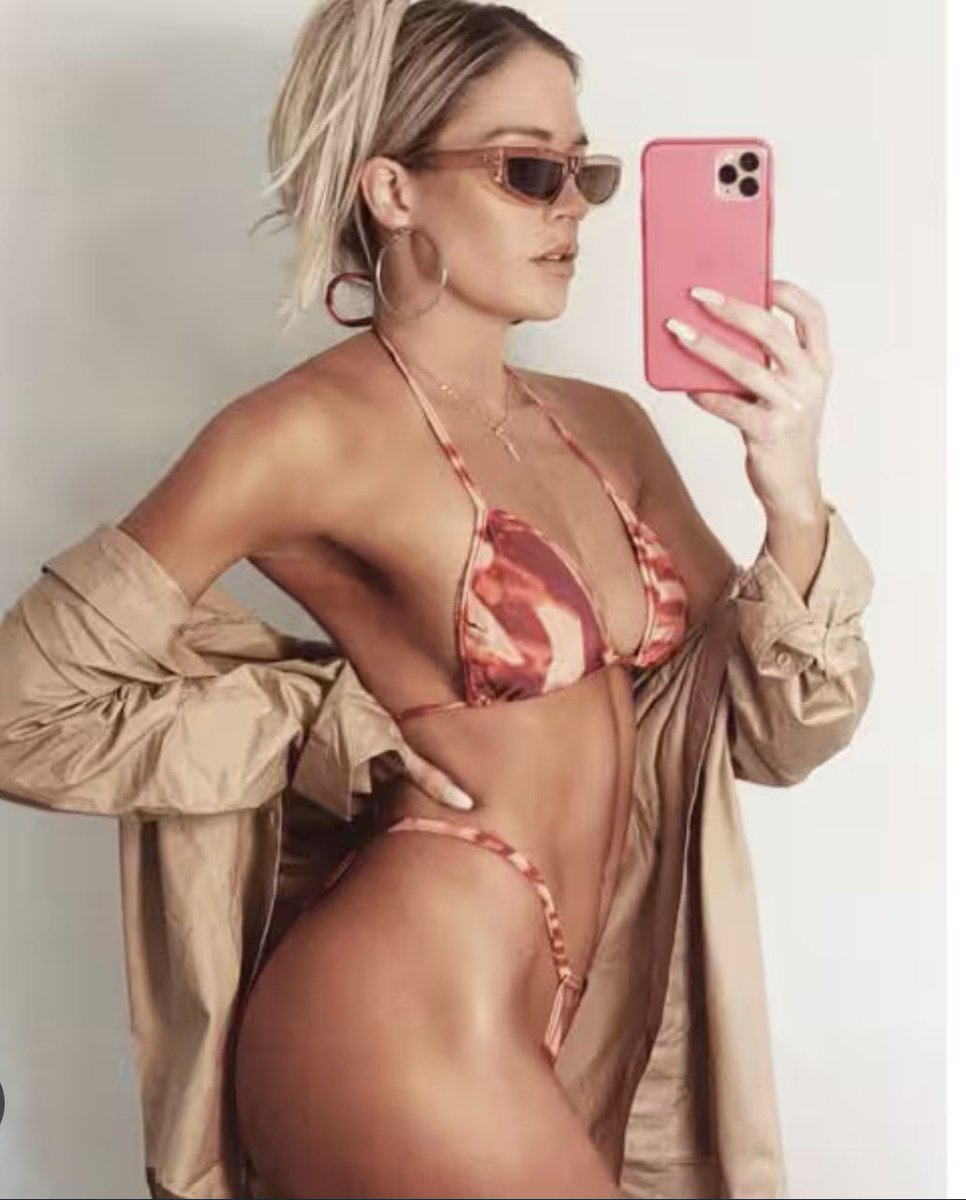 Sexy_Vixen_V's tweet photo. #FlawlessFriday ๐งก๐งก๐งก https://t.co/IHWCjPfFET