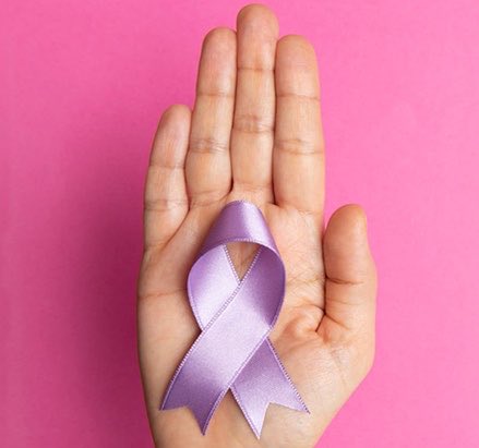 aysunkarli1's tweet photo. Eşini kanserden kaybeden bir birey olarak şunu önemle vurguluyorum..15 yıl mücadele ettik her seferinde erken teşhisle karşı koyduk.
Sağlıklı bir gelecek, bugünden atılan adımlarla yanyana yürüyerek başlar.

#PinkOctober #ErkenTanıHayatKurtarır
#kanser 
#MemeKanseriFarkındalıkAyı
#FarkındaOl
