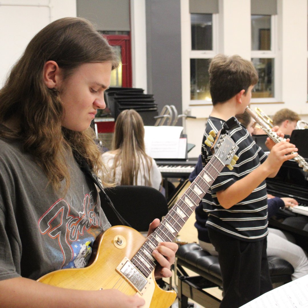 KentMusic's tweet photo. Kent Youth Jazz Orchestra (KYJO) have been hard at work rehearsing for their next gig at The Alex in Faversham on 13th November!🎷

Show them your support and get your tickets 👉 https://t.co/LnNKjLzMgL

#KYJO #KentYouthJazzOrchestra #KentJazz #TheAlex #JazzAtTheAlex #Faversham https://t.co/VdtxtQgG2C