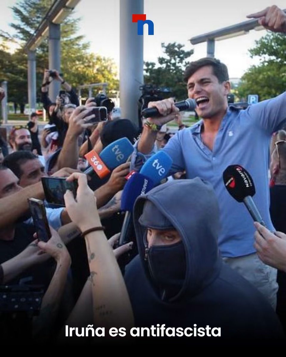 jebl_'s tweet photo. Le pagamos la gasolina, los antidisturbios y el servicio de escolta privada a un provocador para que haga su gira de circo ultra por España. El "antisistema" vive del dinero público más que nadie, y encima nos deja la factura de los destrozos. Vaya chiringuito PPremium. 🤡💸 https://t.co/Eq6OTKnml4