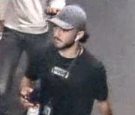 KopietzAndreas's tweet photo. Diese mutmaßlichen Raketentechniker sollen in der Berliner U-Bahn einen Mann homophob beleidigt und zusammengetreten haben. Schon 13,5 Monate nach der Tat darf die Polizei öffentlich nach den Schlägern fahnden. https://t.co/pebhOKb3TA https://t.co/dqo5OU8q01