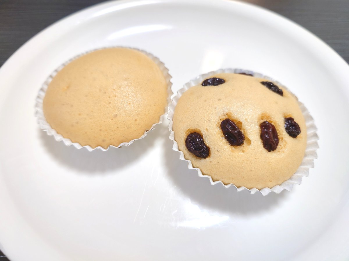 MayOneSeven517's tweet photo. どこきみ見てからみんな蒸しパン食べたくなったよね。試しに僕は２つ作ったよ！
（あと４個あったけど失敗しました…） https://t.co/4STjlZVDDs