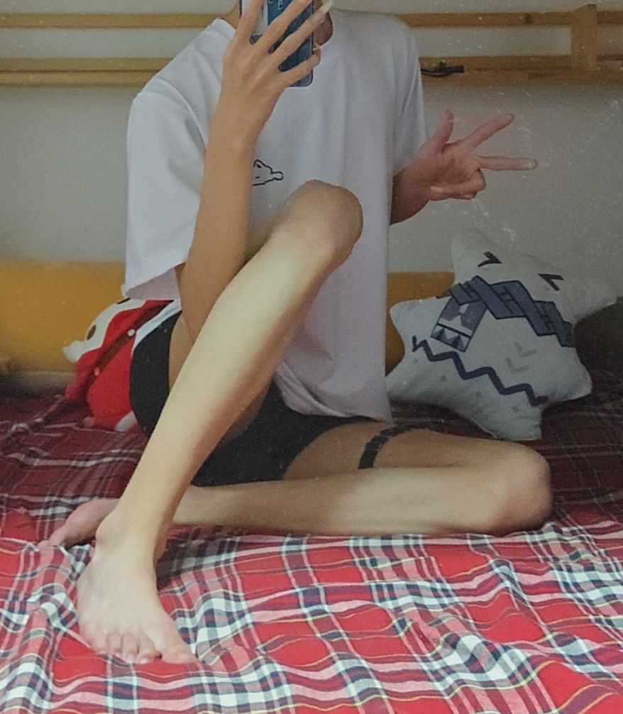 bilegk199535's tweet photo. 你们凭什么电我？你们不能电我！我只是自恋而已，我又不是正太控！ https://t.co/FYgFLIET3q