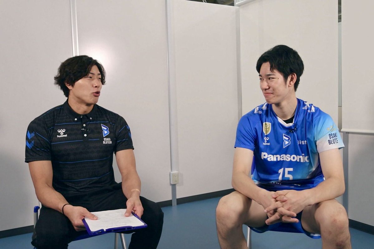 ATHlete_ytv's tweet photo. 【#あすリート 10/17（土）24:55～📺】
🏐SVリーグ開幕SP
〜次世代エース 笑顔の原点〜
#大阪ブルテオン 
#清水邦広 × #甲斐優斗 先輩後輩対談！

身長2m！日本の大砲・甲斐優斗
父との絆、オリンピックへの想い
SVリーグ連覇への意気込みなど
盛りだくさんでお届け！ https://t.co/XS7ng29leC
