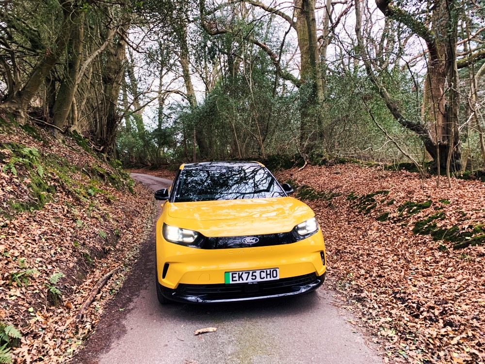 YvesdeContades's tweet photo. Can a Ford really bash a Tesla? Roll silently into Brighton in vivid yellow bearing a legendary badge and apparently, oui — it rather can.
#FordCapri #ElectricCars #LuxuryEV https://t.co/PxPRexY3p5 https://t.co/O9pwrLUJ1R