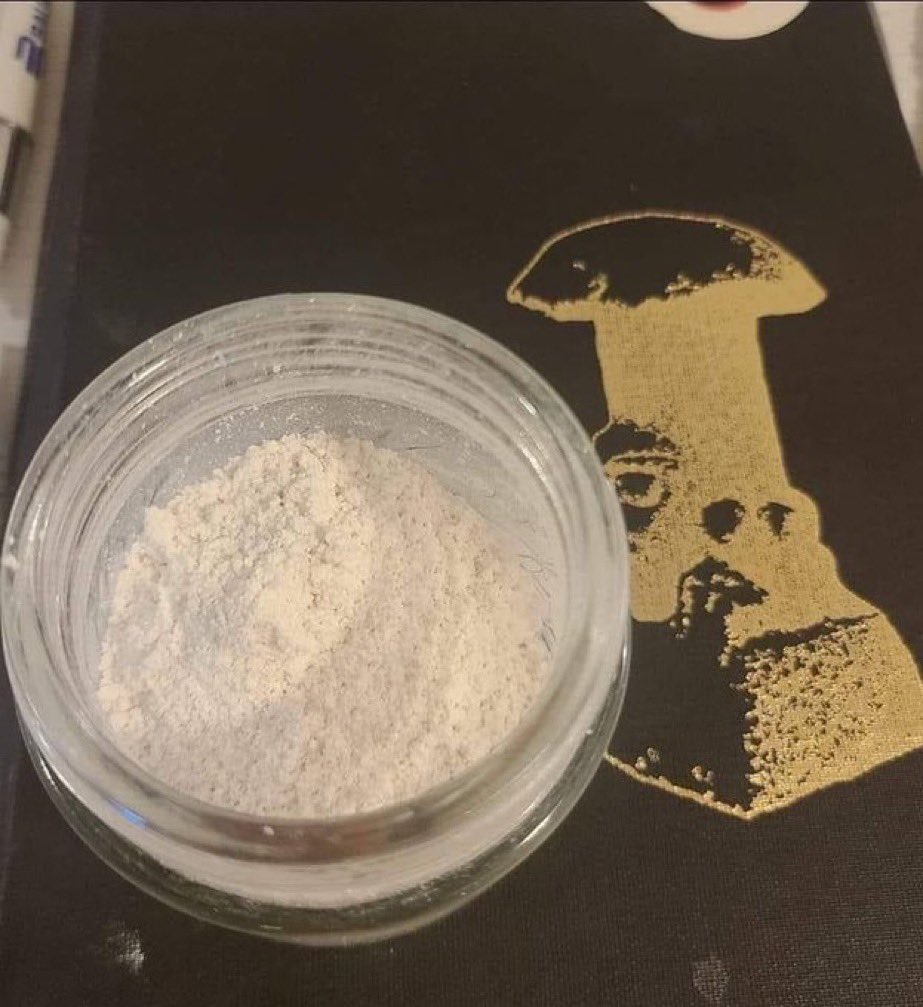elMorgan_kal's tweet photo. 2C-B was discovered in 1974 by the American chemist Alexander Shulgin, who was investigating psychedelic phenethylamines derived from mescaline.[1][2] In the 1970s, it first saw use as a therapeutic aid by a small circle of American psychotherapists and was considered. https://t.co/lcPomUlRKN