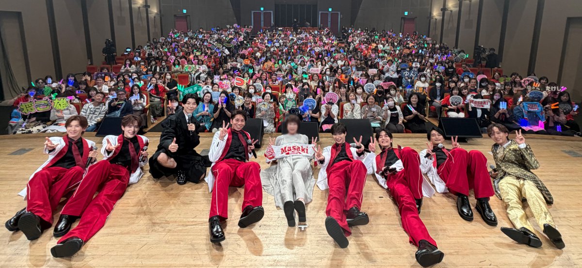 jyuittyan_bs11's tweet photo. ／
イベント大盛況！放送は11/25！
＼

BS11若手人気スター歌謡ショー2026秋
大盛況にて先日終了いたしました！
なんと！出演者とジャンケンで勝ち残ったお客様がステージ上に！

放送は11月25日（水）よる8時～
お楽しみに🌸

#BS11 #若手人気スター歌謡ショー 
#原田波人 さん #青山新 さん #SHOWWA の皆さん