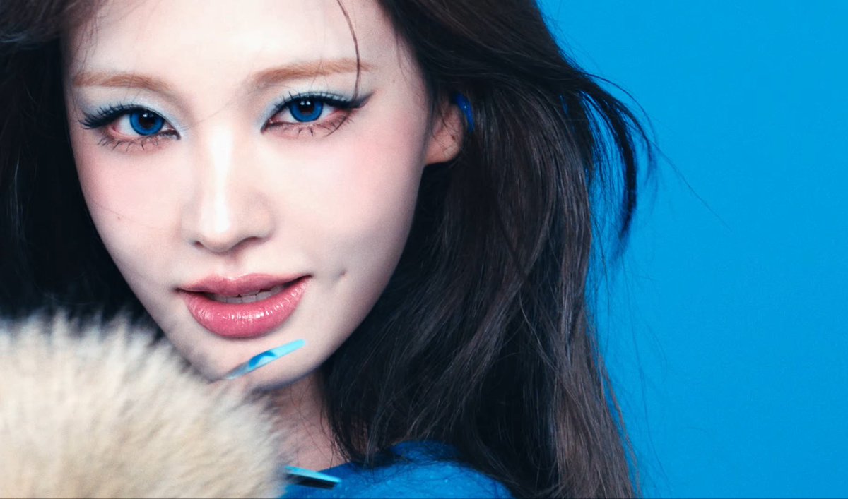 jiwonsfilez's tweet photo. LIZ for Looks Can Kill https://t.co/XzCXM6j9vK