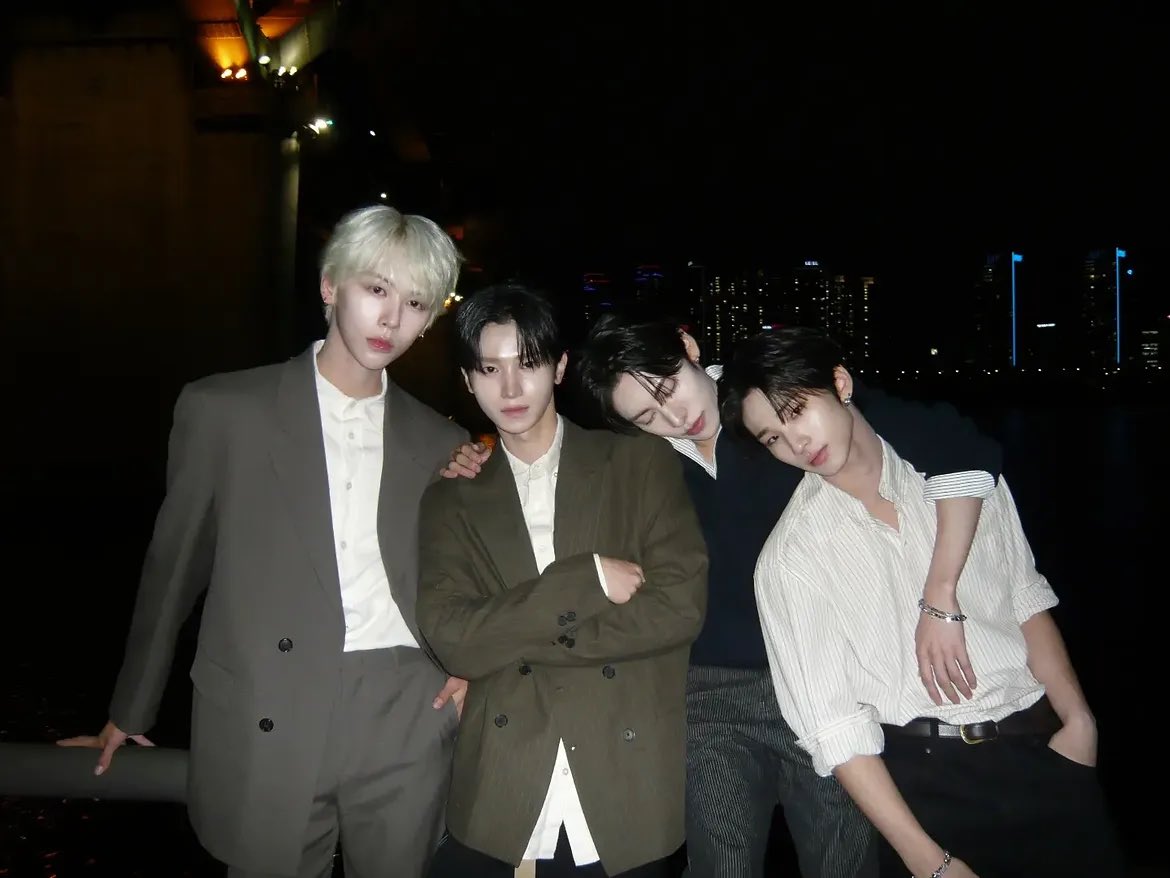 kedxve's tweet photo. 261016 OVUS 공식 인스타
: 🐱🐺🦊🐶

#OVUS #오버스 #KD #케이디 https://t.co/cDZF7hV9dR