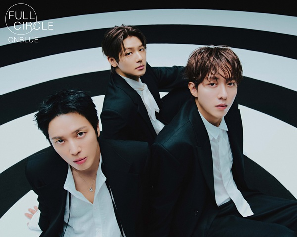 TOWER_Shibuya's tweet photo. 【#タワ渋kpop】
／
CNBLUE 8th Full Album『FULL CIRCLE』
発売記念キャンペーン開催！
＼

▶️渋谷店限定抽選会
▶️大型パネル展示

詳細はこちら☟
https://t.co/qWZR78vyq1

ご来店お待ちしております🤍🖤

@cnblue_japan
#CNBLUE_FULL_CIRCLE https://t.co/AstWW5pXn5