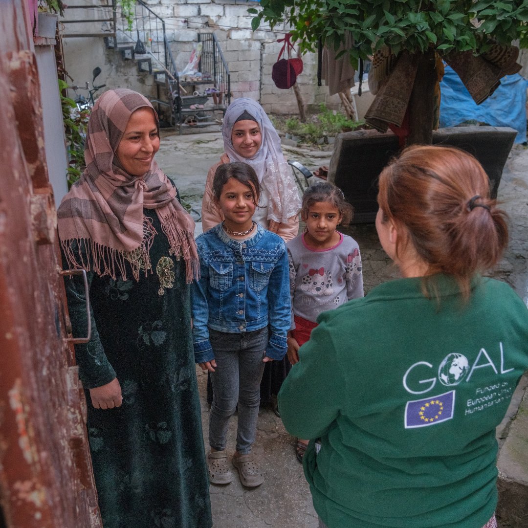 eu_echo's tweet photo. Cash assistance empowers refugees to meet their essential needs, make their choices, and rebuild a sense of stability in challenging circumstances.

Thanks to EU funding, @GOAL_Global and @sgdd_asam provide urgent cash assistance to more than 2,700 people in Türkiye 🇹🇷. https://t.co/nhAYZVGfY7