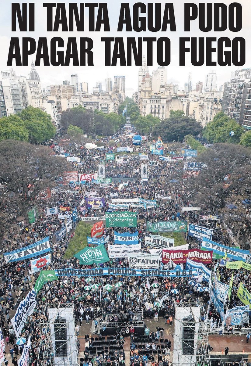 facufp's tweet photo. Qué lástima, feo día. Mucha gente que habrá querido venir y por la lluvia no salió. https://t.co/6QDKEQZMtZ