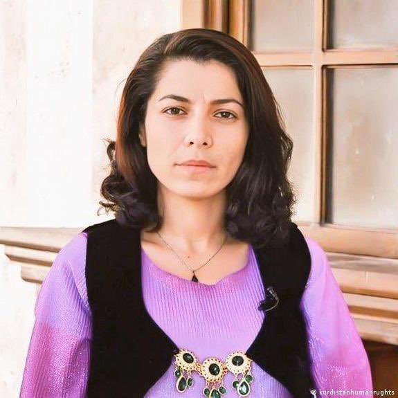OfficialToomaj's tweet photo. برای #وریشه_مرادی و تمام جان‌های عزیزی که در خطر هستند #نه_به‌_اعدام. https://t.co/TA6mQfjNy6