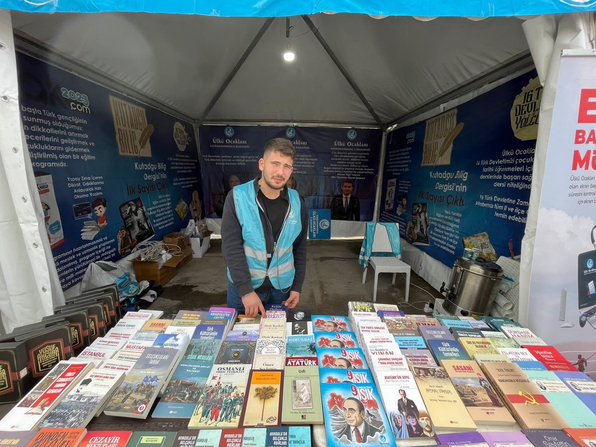 argedemenli's tweet photo. 📚 11. Uluslararası Kahramanmaraş Kitap Fuarı’ndayız! 🇹🇷

Ülkü Ocakları İl Başkanlığı olarak, 11. Uluslararası Kahramanmaraş Kitap Fuarı’na katılım sağladık.

Bilginin, kültürün ve fikirlerin buluştuğu bu anlamlı organizasyonda; okuyan, araştıran, düşünen ve milli-manevi değerlerine bağlı bir neslin yetişmesine katkı sunmanın önemine inanıyoruz.

Kitapların aydınlattığı yolda, kültürümüzü ve değerlerimizi yaşatmaya, gençlerimizi bilgiyle buluşturmaya devam ediyoruz.

Bu güzel organizasyonun düzenlenmesinde emeği geçen herkese teşekkür ediyor, fuarın hayırlara vesile olmasını diliyoruz.