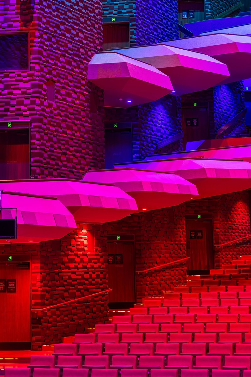 A1lightingmag's tweet photo. Adelaide Festival Centre enjoys new Anolis installation. Find out more ➡️ https://t.co/n6cJHJhSc5 #lighting #lightingnews #LEDs #lightinginstallation #lights #project #Anolis https://t.co/wTe6zxoeEb