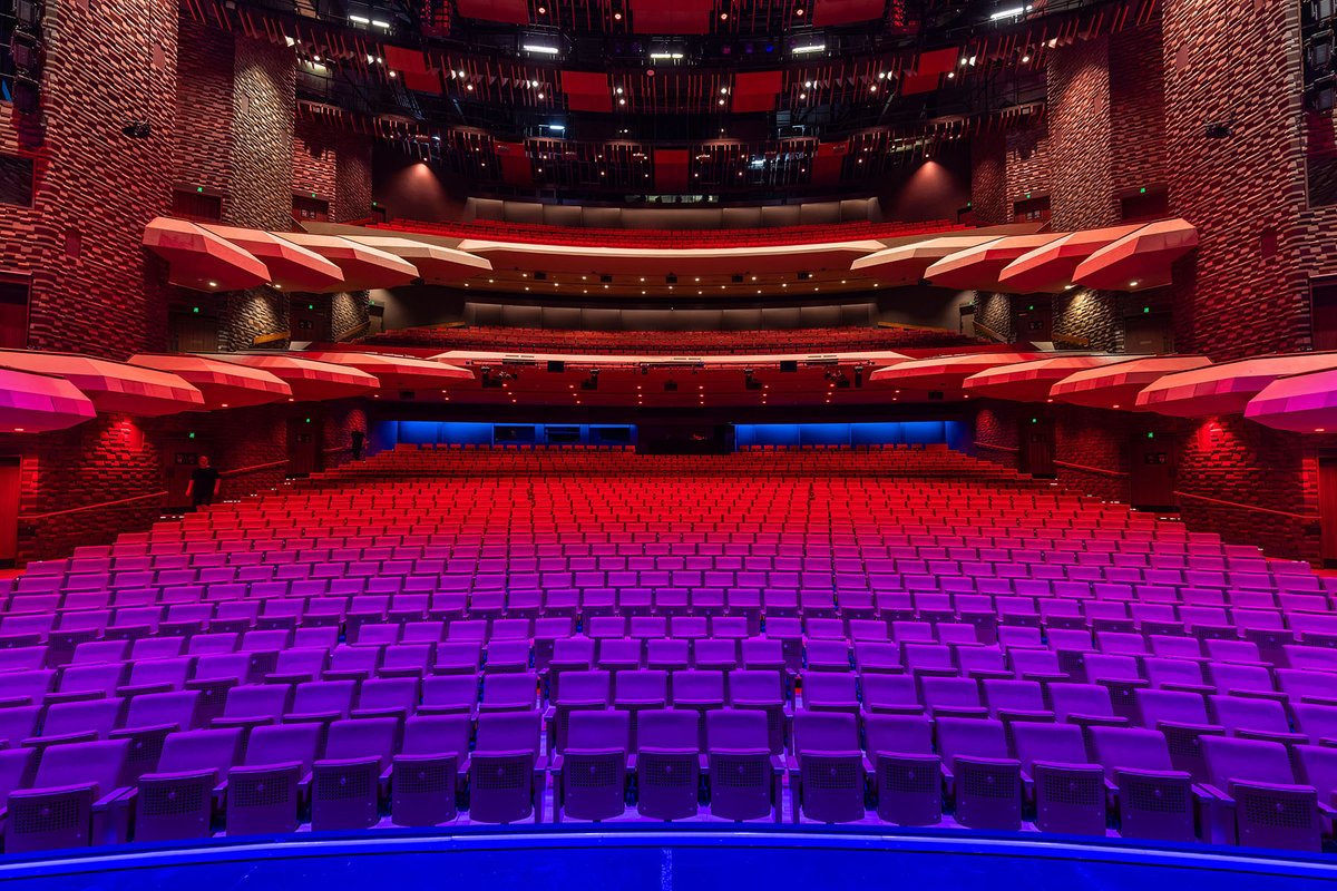 A1lightingmag's tweet photo. Adelaide Festival Centre enjoys new Anolis installation. Find out more ➡️ https://t.co/n6cJHJhSc5 #lighting #lightingnews #LEDs #lightinginstallation #lights #project #Anolis https://t.co/wTe6zxoeEb
