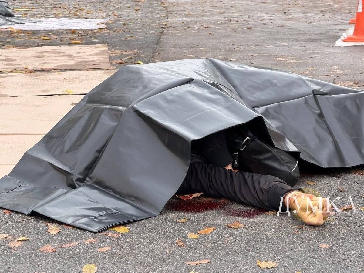 Maks_NAFO_FELLA's tweet photo. 😪 Horrifying footage from the scene of the morning attack in Kharkiv, where Russians killed three people right on the street

One of the local markets was under attack by Russians. https://t.co/Co4IMoclNL