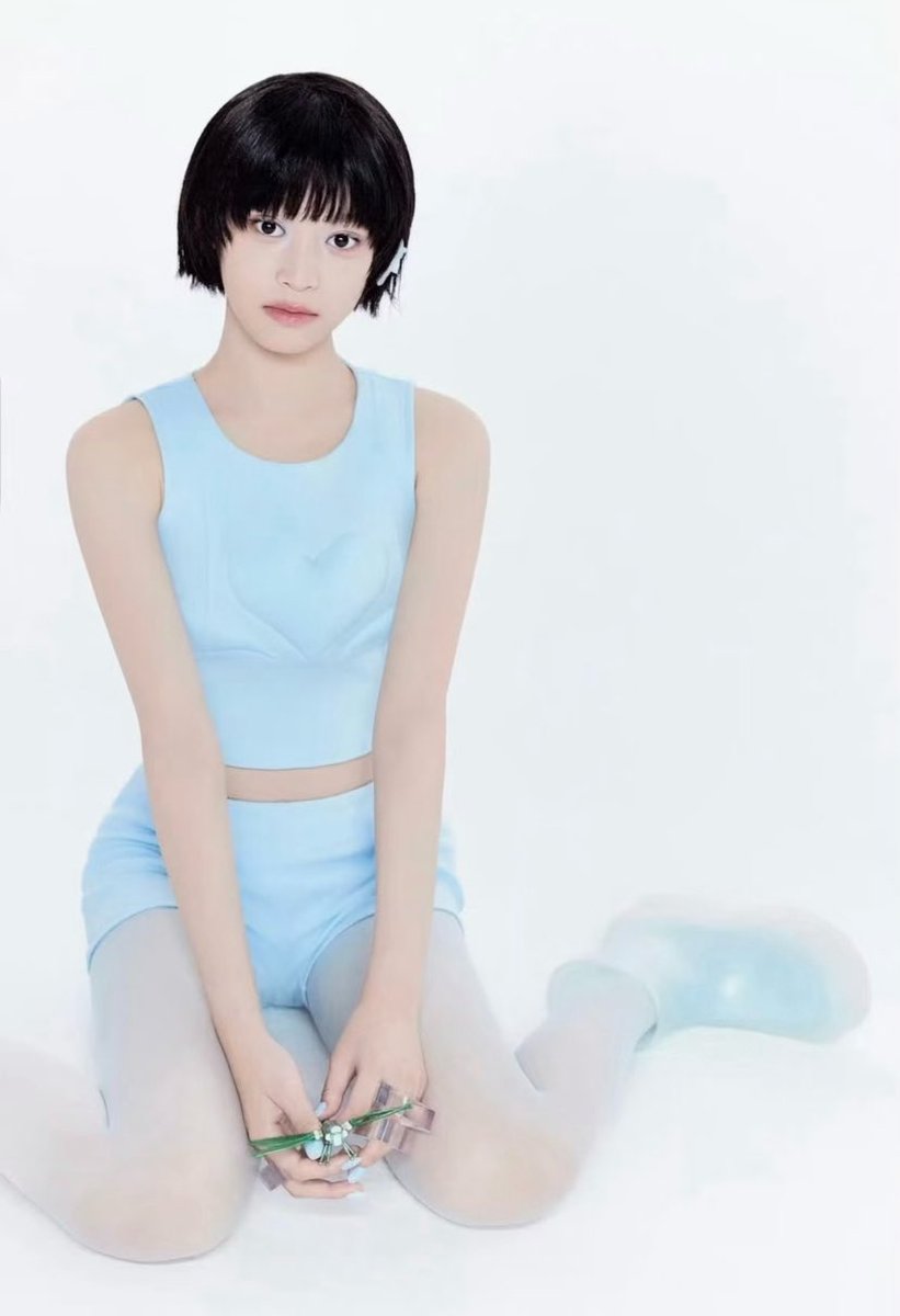 caramel_peach_'s tweet photo. @RabiaW7 唉但是這個行業其實已經沒救了 看看韓國人多愛這個煉銅癖推出的團體就知道了
這幾張圖的姿勢無論如何都不該出現在這群未成年身上😔 https://t.co/pHMJVnzlVg
