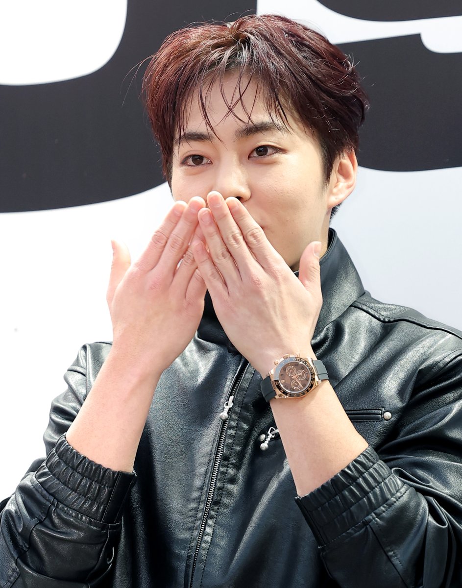 knockknock0408's tweet photo. XIUMIN https://t.co/6Se6azWN81