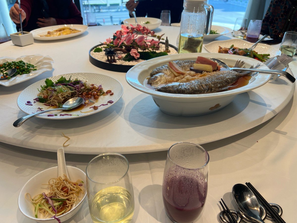 dieriolirou's tweet photo. Today I tried hand-pulled noodles with soybeans, shrimp, chlorine-free mineral water, goat milk, and local herder’s organic cheese—super fresh! https://t.co/strFTlflLF