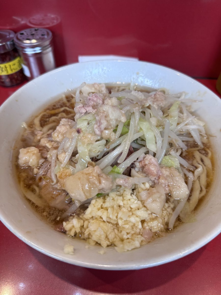 Juno4v3r's tweet photo. ラーメン二郎 西台駅前店 さん

ミニ（ニンニク、アブラ）

7日ぶりに大好きな西台へ🥹🫶
今日の一杯、全てが完璧すぎて感動✨
スープまで飲み干したくなるほどの美味しさ😍💯

やっぱり西台が大好きだなぁ〜🥰💕
ごちそうさまでした🙏 https://t.co/1r2GXE7zO3