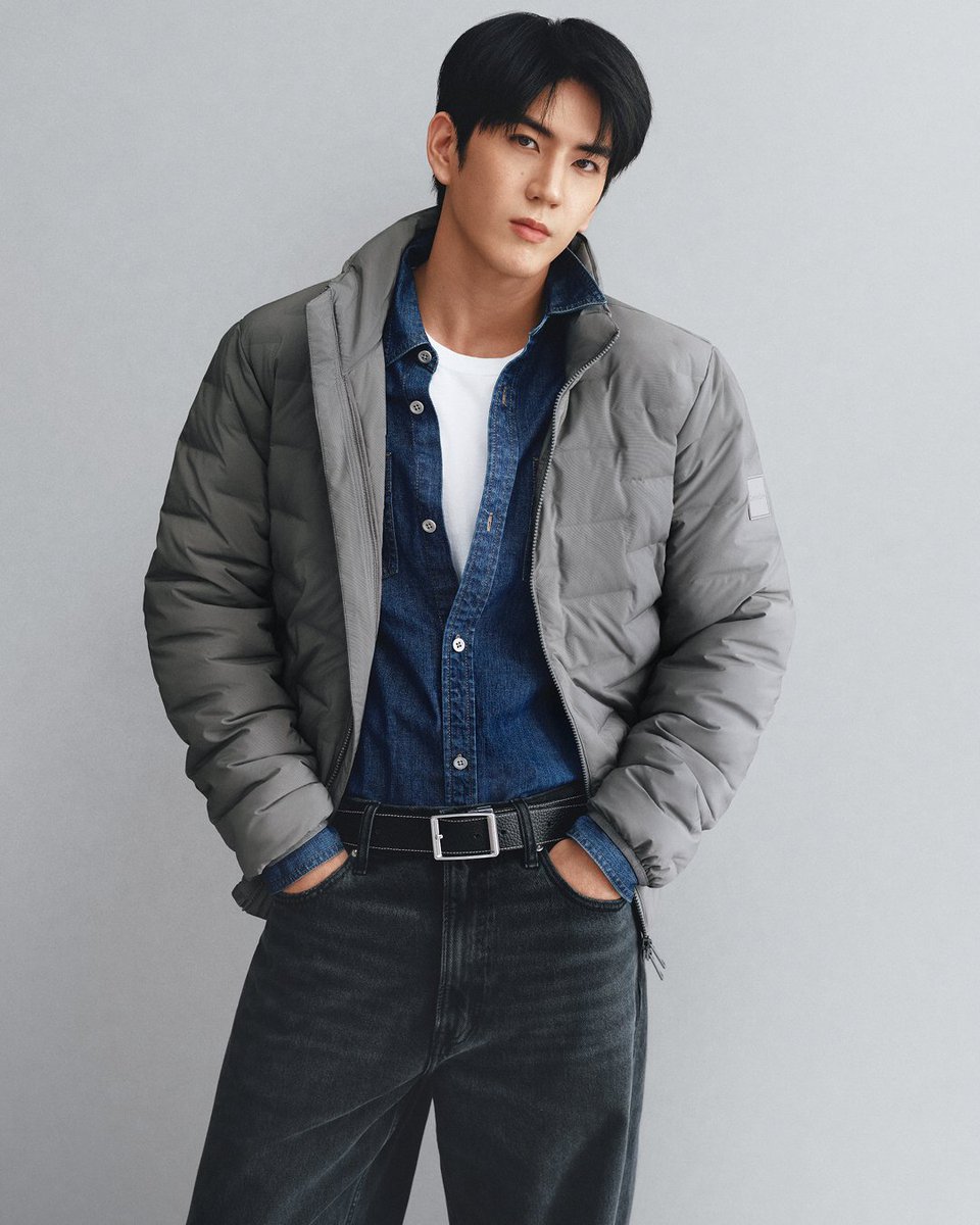 EverydaynewsTH's tweet photo. "ซี-ทวินันท์" ร่วมนำเสนอแคมเปญ Calvin Klein Fall 2026 Outerwear ในเอเชีย สะท้อนสไตล์ฤดูกาลใหม่ที่เรียบเท่ ผ่านการมิกซ์แอนด์แมทช์ได้หลากหลายไอเท็ม น่าดึงดูดใจตามแบบฉบับความมินิมอลของ Calvin Klein

#EVERYDAYth #sea_tawinan
#SeaTawinanxCalvinKlein #CalvinKlein
#CalvinKleinFall26 https://t.co/bPBAMgcwp1