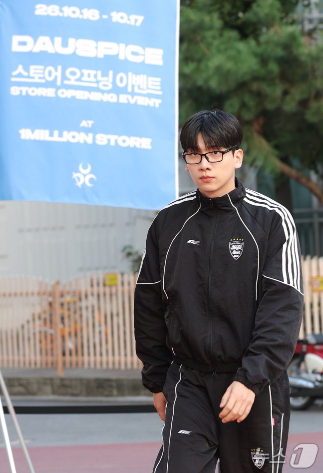 taeknmuse's tweet photo. 우이효기 💙 https://t.co/p8xY2j6mFt