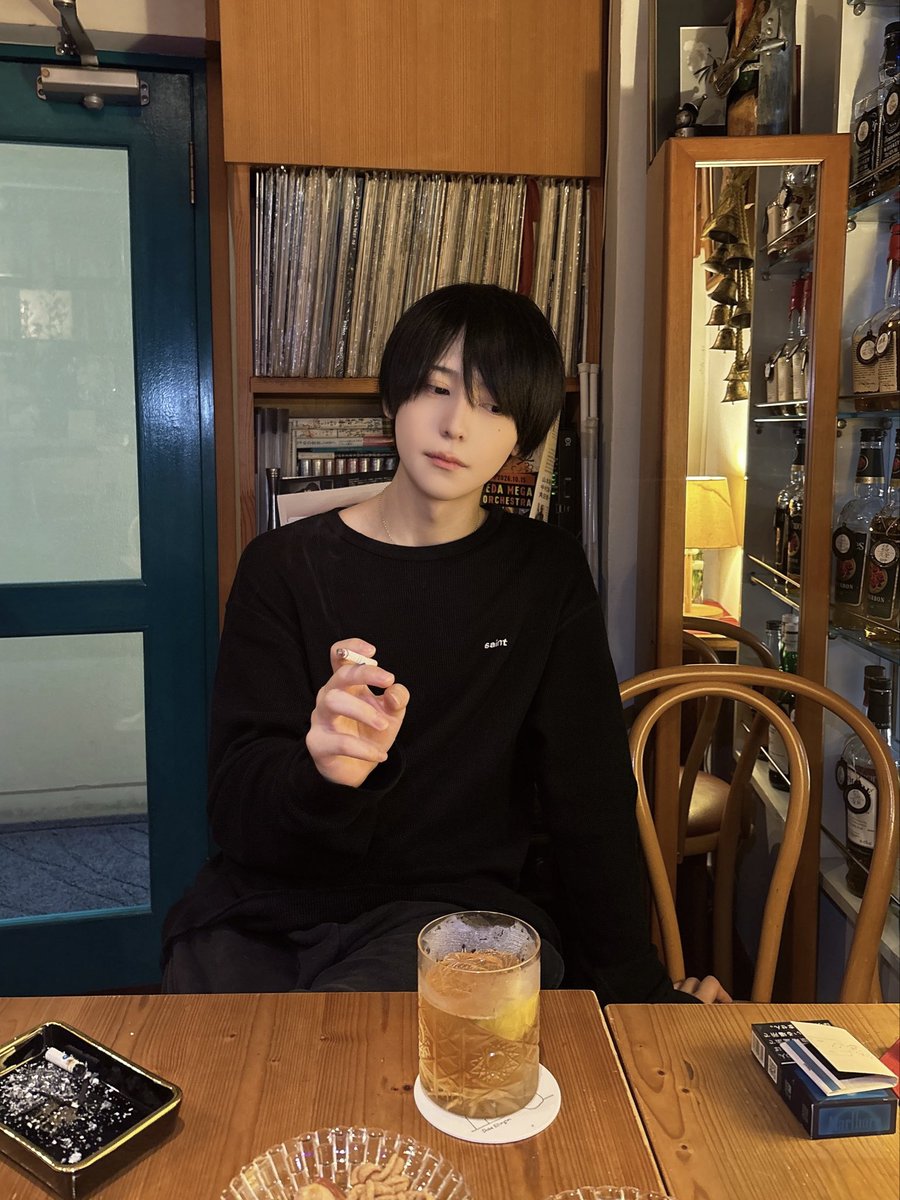 shumero_Zavage's tweet photo. 溜息誤魔化すタバコ
今年で一緒にやめよーね https://t.co/qASSTM7NDx