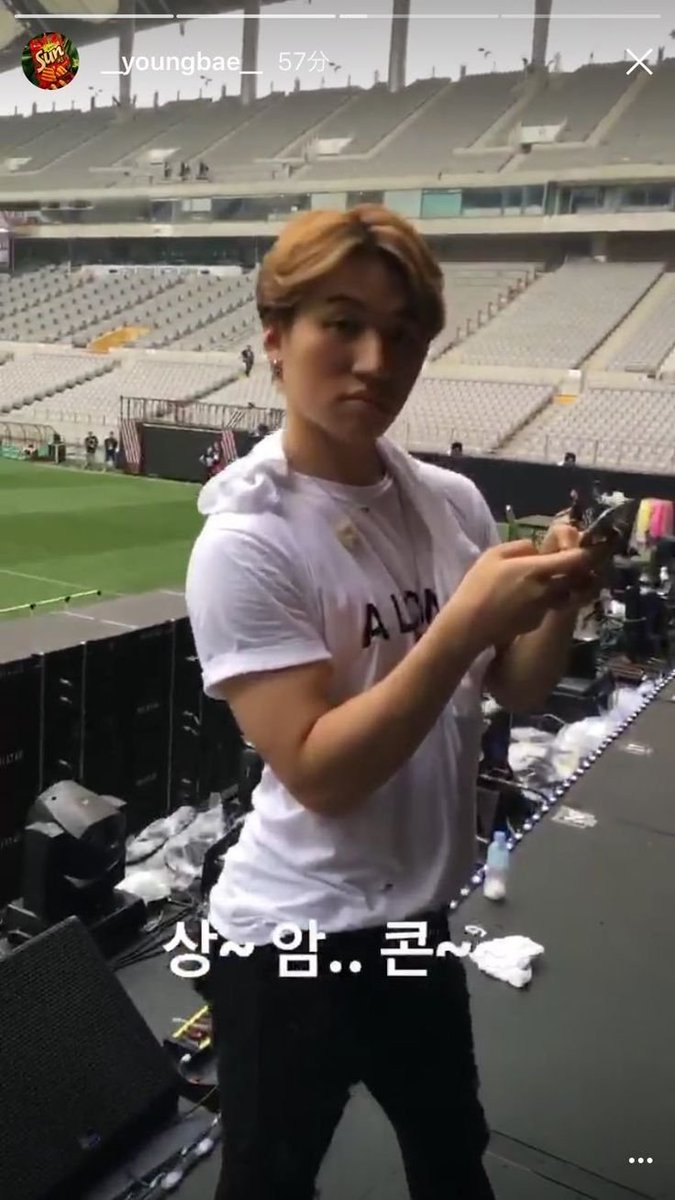 kdsxrn's tweet photo. daesung strike a pose 📸📸📸 https://t.co/r7ygsGmoWA